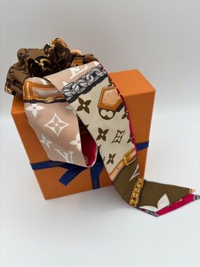 Louis Vuitton Silk Bandeau Scrunchie Set Monogram Multicolor Hair Scarf LV Italy